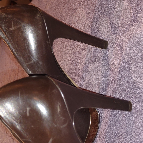 Beautiful Pumps by Nine West.   Size 6.5 - Picture 6 of 6